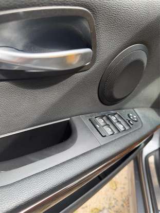 BMW-320i-2008