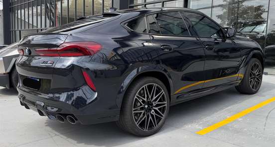 BMW-X6-2022