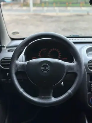 CHEVROLET-CORSA-2011