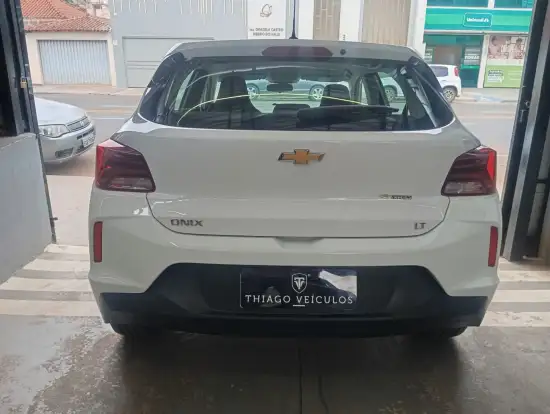 CHEVROLET-ONIX-2022