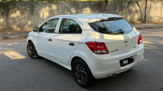 CHEVROLET-ONIX-2017