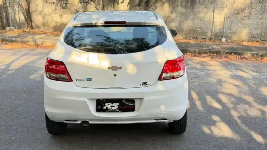 CHEVROLET-ONIX-2017