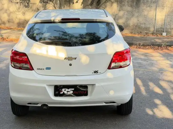 CHEVROLET-ONIX-1.0 MPFI JOY 8V FLEX 4P MANUAL CHEVROLET-ONIX-2017