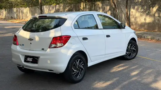 CHEVROLET-ONIX-2017