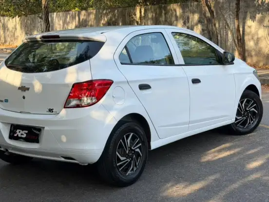 CHEVROLET-ONIX-1.0 MPFI JOY 8V FLEX 4P MANUAL CHEVROLET-ONIX-2017
