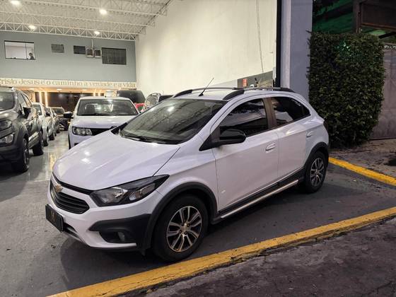 CHEVROLET ONIX 1.4 MPFI ACTIV 8V FLEX 4P AUTOMÁTICO