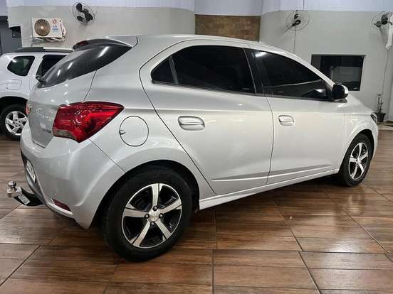 CHEVROLET-ONIX-2018