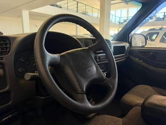 CHEVROLET-S10-2000