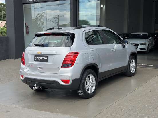CHEVROLET-TRACKER-2018