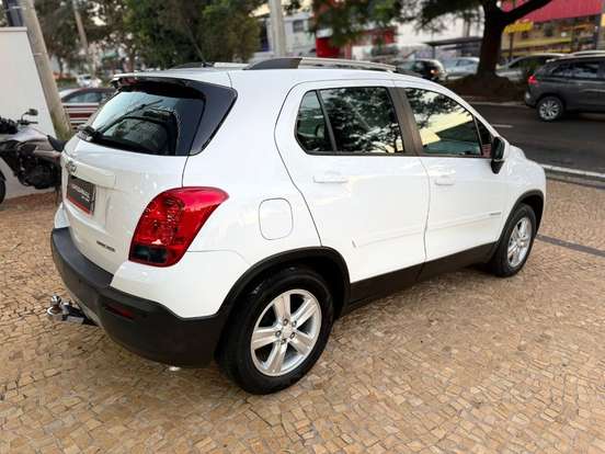 CHEVROLET-TRACKER-2013