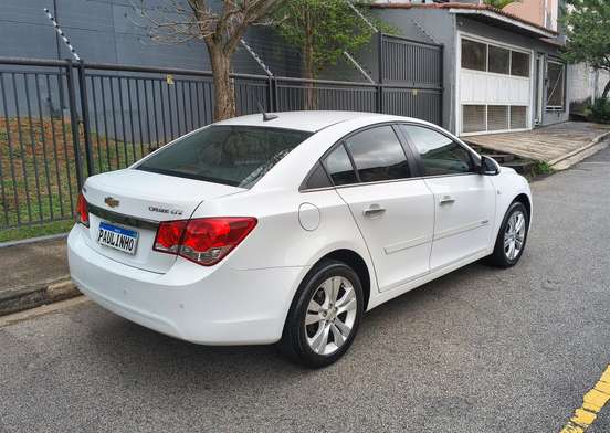 CHEVROLET-CRUZE-2015
