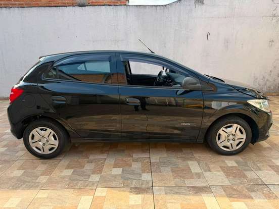 CHEVROLET-ONIX-1.0 MPFI JOY 8V FLEX 4P MANUAL CHEVROLET-ONIX-2017