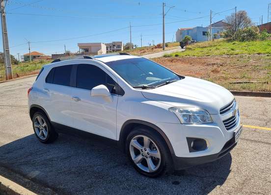 CHEVROLET-TRACKER-2016
