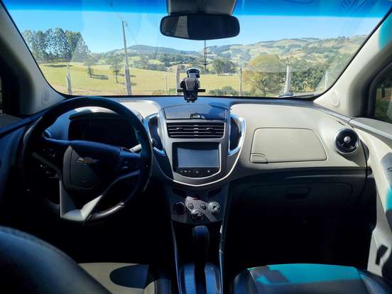 CHEVROLET-TRACKER-2016