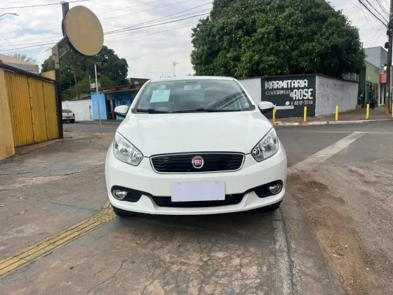 FIAT GRAND SIENA 1.4 MPI ATTRACTIVE 8V FLEX 4P MANUAL