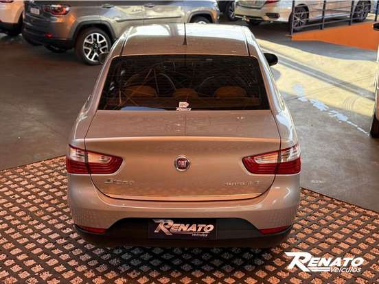 FIAT-GRAND SIENA-1.6 MPI ESSENCE 16V FLEX 4P AUTOMATIZADO FIAT-GRAND SIENA-2014