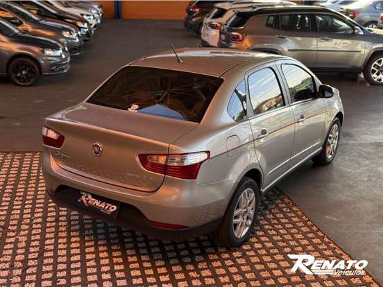 FIAT-GRAND SIENA-1.6 MPI ESSENCE 16V FLEX 4P AUTOMATIZADO FIAT-GRAND SIENA-2014