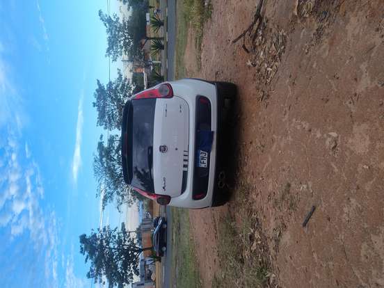 FIAT-PALIO-1.6 MPI SPORTING 16V FLEX 4P AUTOMATIZADO FIAT-PALIO-2014