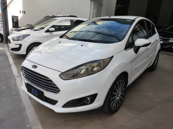 FORD FIESTA 1.6 TITANIUM PLUS HATCH 16V FLEX 4P POWERSHIFT