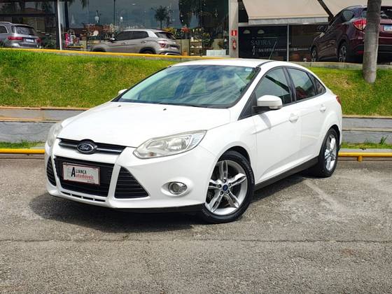 FORD FOCUS 2.0 SE PLUS SEDAN 16V FLEX 4P AUTOMÁTICO