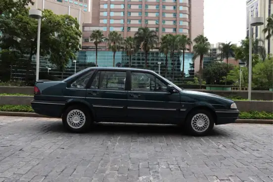 FORD-VERSAILLES-1996