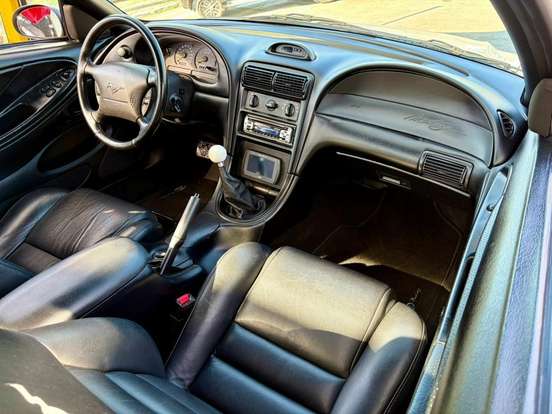 FORD-MUSTANG-1994