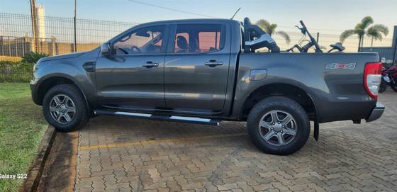 FORD RANGER 2.2 XLS 4X4 CD 16V DIESEL 4P AUTOMÁTICO