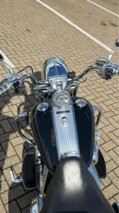 HARLEY-DAVIDSON-ROAD KING CLASSIC-2010