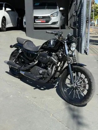 HARLEY-DAVIDSON SPORTSTER IRON 883 