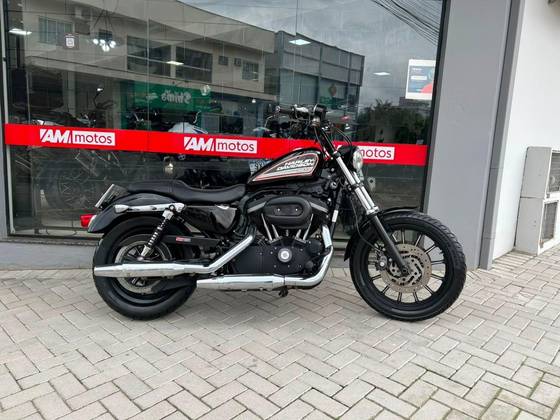 HARLEY-DAVIDSON SPORTSTER XL 883 R 