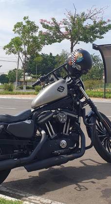 HARLEY-DAVIDSON SPORTSTER IRON 883 