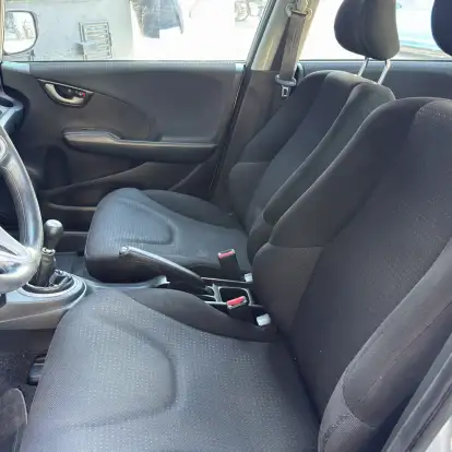 HONDA-FIT-2010