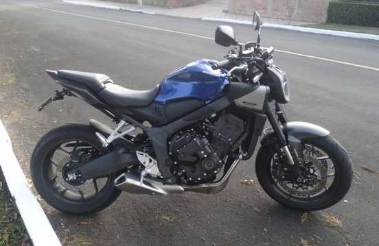HONDA-CB 650R E-CLUTCH HONDA-CB 650R E-CLUTCH-2025