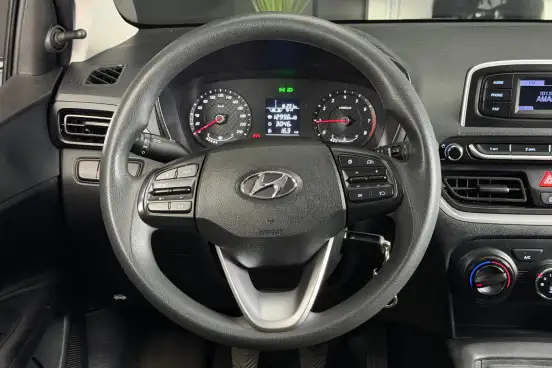 HYUNDAI-HB20-2023