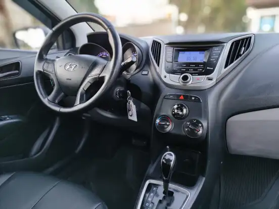 HYUNDAI-HB20-2013