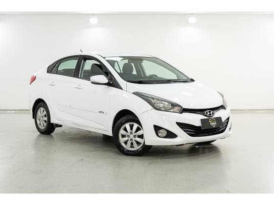 HYUNDAI HB20S 1.6 COMFORT PLUS 16V FLEX 4P AUTOMÁTICO