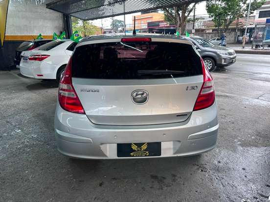 HYUNDAI-I30-2010