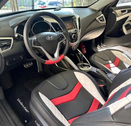 HYUNDAI-VELOSTER-2011