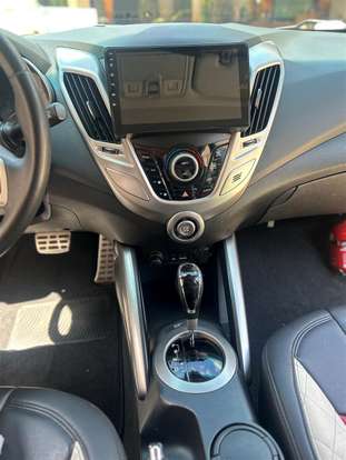 HYUNDAI-VELOSTER-2011