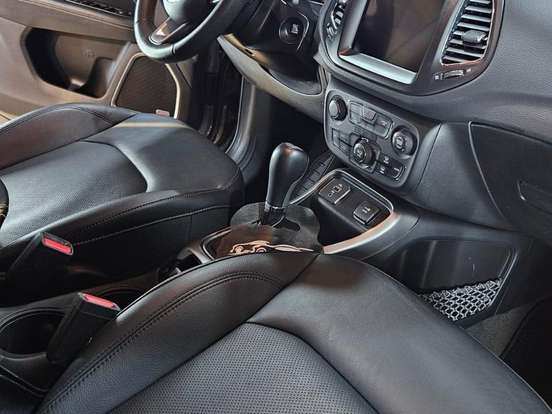 JEEP-COMPASS-2.0 16V FLEX LONGITUDE AUTOMÁTICO JEEP-COMPASS-2017