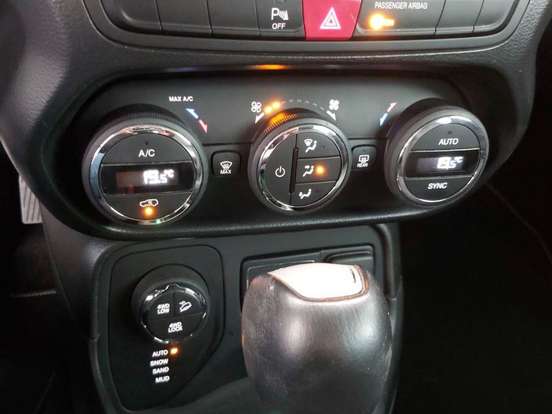 JEEP-RENEGADE-2.0 16V TURBO DIESEL LONGITUDE 4P 4X4 AUTOMÁTICO JEEP-RENEGADE-2016