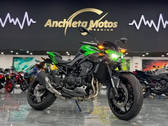 KAWASAKI Z900 KAWASAKI Z900