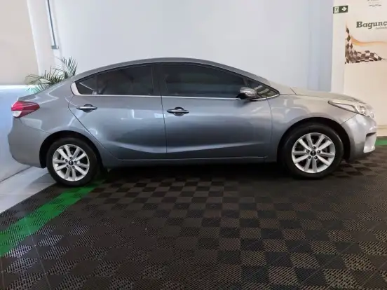 KIA-CERATO-1.6 SX 16V FLEX 4P AUTOMÁTICO KIA-CERATO-2016