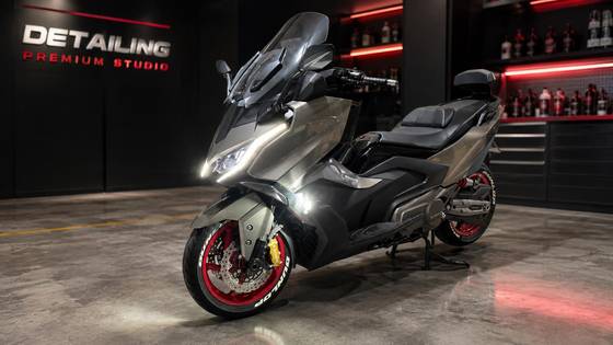 KYMCO AK 550i 
