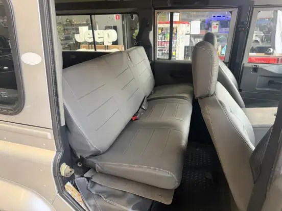 LAND ROVER-DEFENDER-2003
