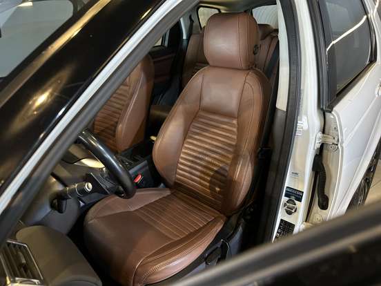 LAND ROVER-DISCOVERY SPORT-2015