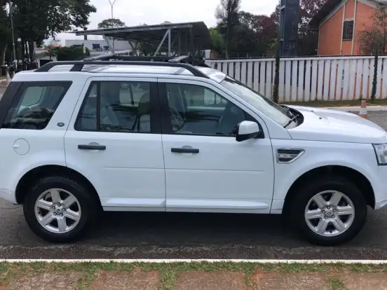 LAND ROVER-FREELANDER-3.2 SE 6 CILINDROS 24V GASOLINA 4P AUTOMÁTICO LAND ROVER-FREELANDER-2010