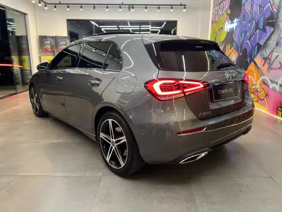 MERCEDES-BENZ-A 250-2019