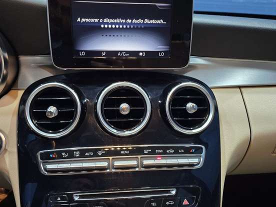 MERCEDES-BENZ-C 200-2.0 CGI AVANTGARDE 16V GASOLINA 4P AUTOMÁTICO MERCEDES-BENZ-C 200-2015