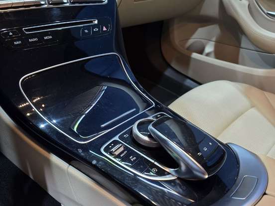 MERCEDES-BENZ-C 200-2.0 CGI AVANTGARDE 16V GASOLINA 4P AUTOMÁTICO MERCEDES-BENZ-C 200-2015